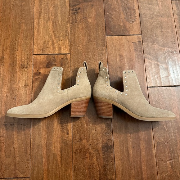 Rebecca Minkoff Lana Studded Split Shaft Beige Suede Block Heel Ankle Boots Sz 6 - Picture 3 of 13